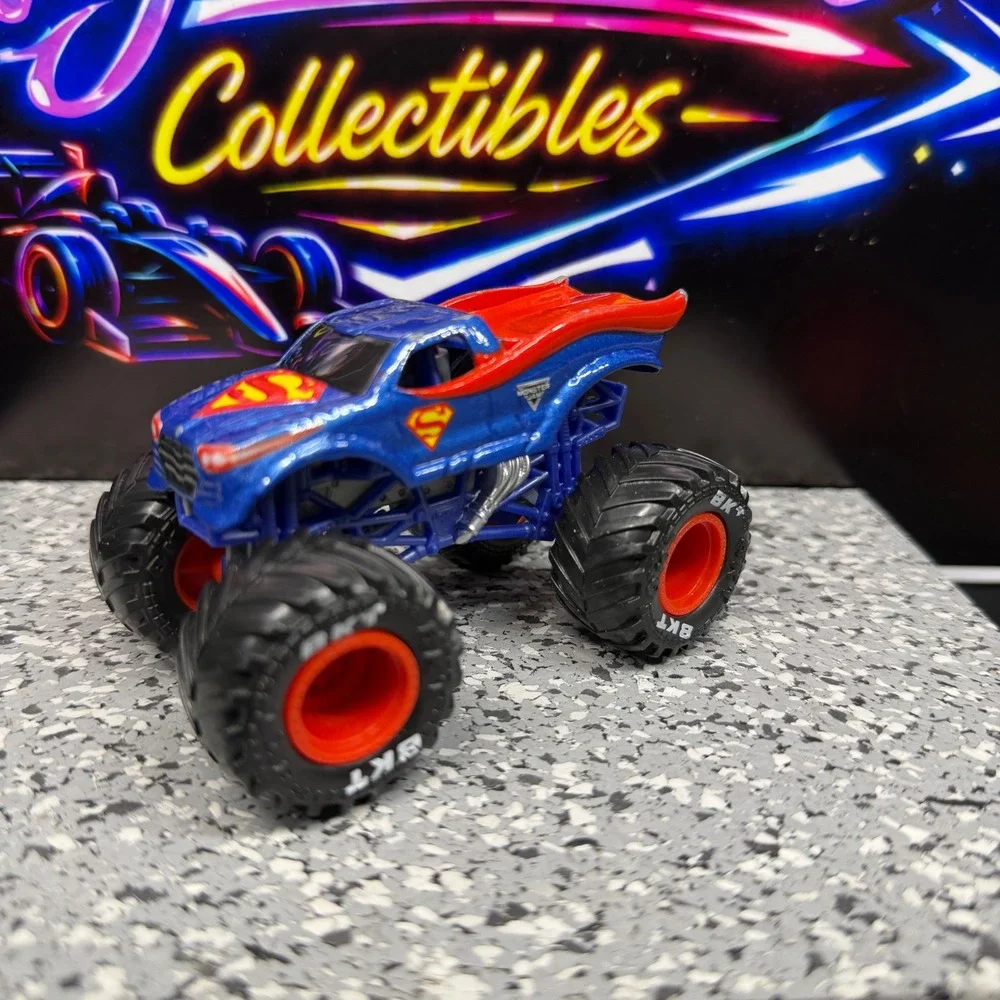 Monster Jam Superman Monster Truck 1:64 Die-Cast DC Comics Blue Red BKT Tires